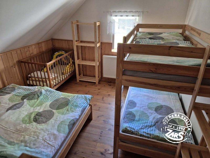 Pokoj č.5 - 4lůžkový + dětská postýlka Chalupa Albrechtice v Jizerských horách k pronájmu, Jizerské hory