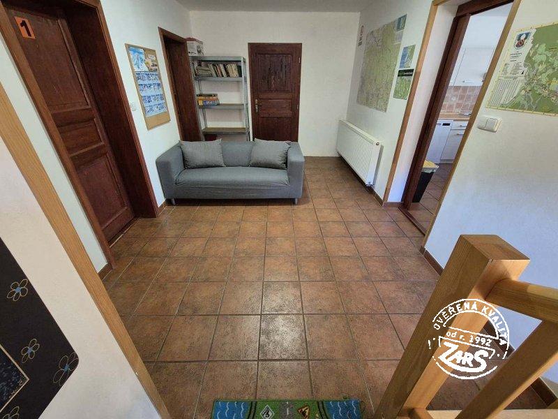 Chodba - vstup z předsíně do pokoje
Chalupa Albrechtice v Jizerských horách k pronájmu, Jizerské hory