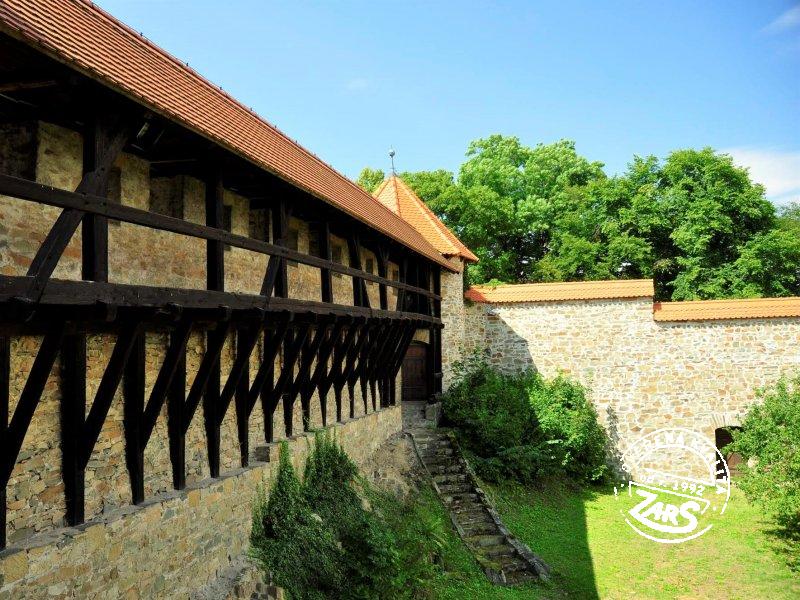 Foto hrad Bouzov