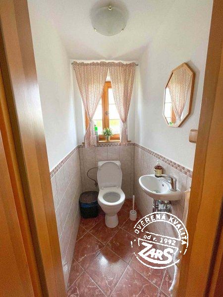 Samostatné WC Roubenka Pod horou Luž k pronájmu, České Švýcarsko a Lužické hory