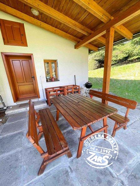 Posezení na terase Roubenka Pod horou Luž k pronájmu, České Švýcarsko a Lužické hory