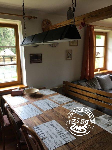 Chalupa Plánička - Lipno jídelní posezení Chalupa Plánička k pronájmu, Šumava a Lipno