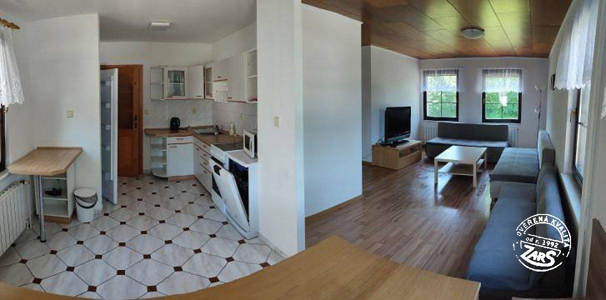 Chalupa Trojanovice - obývací pokoj kuchyně Chalupa Trojanovice k pronájmu, Beskydy a Valašsko