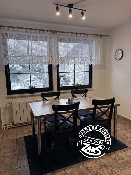 jídelní posezení malý apartmán Trojanovice Chalupa Trojanovice k pronájmu, Beskydy a Valašsko