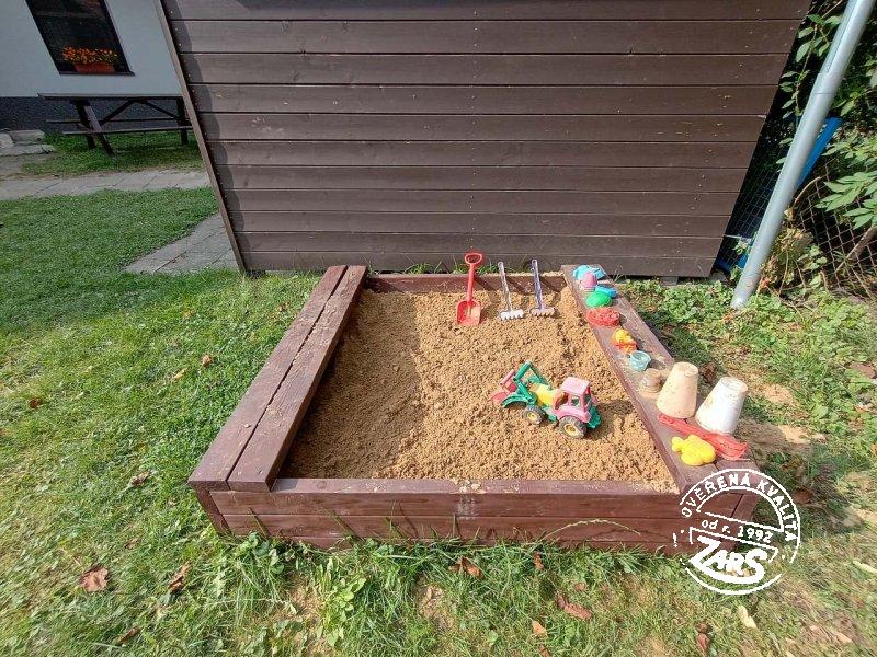 Chalupa Trojanovice - pískoviště Chalupa Trojanovice k pronájmu, Beskydy a Valašsko