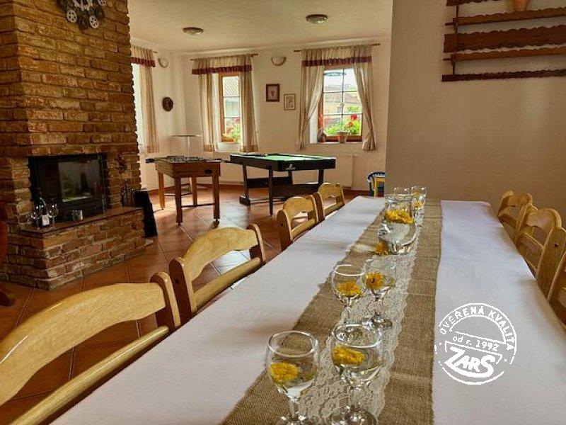 Chalupa Pod Hradiskem s jídelnou Chalupa Pod Hradiskem k pronájmu, Vysočina