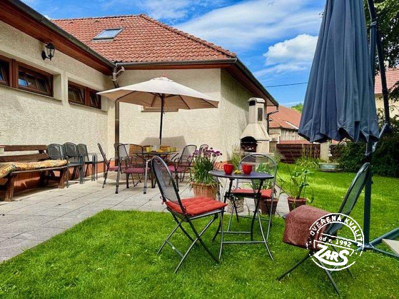 Chalupa Pod Hradiskem k pronájmu s krbem Chalupa Pod Hradiskem k pronájmu, Vysočina