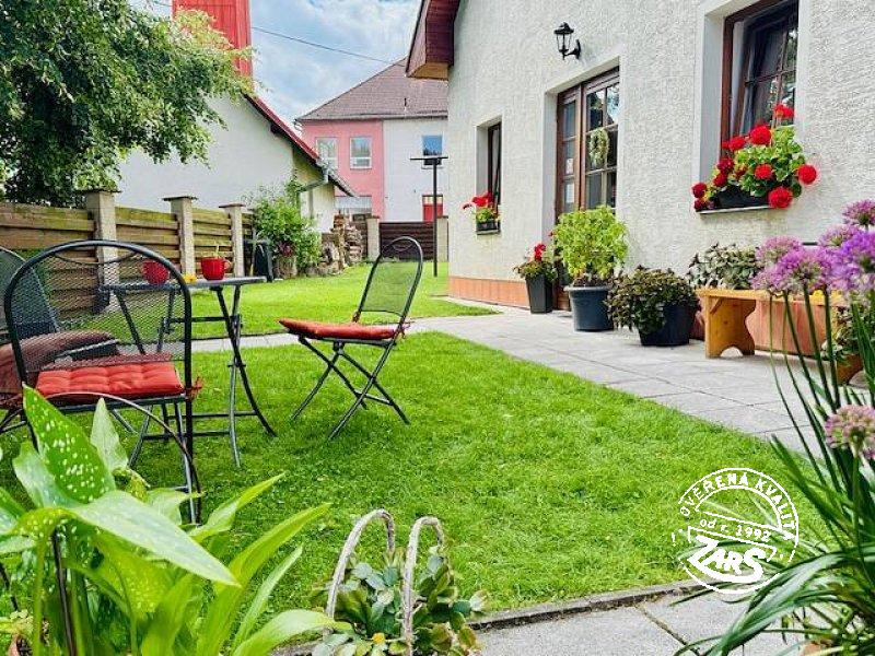 Chalupa Pod Hradiskem s uzavřeným dvorem Chalupa Pod Hradiskem k pronájmu, Vysočina