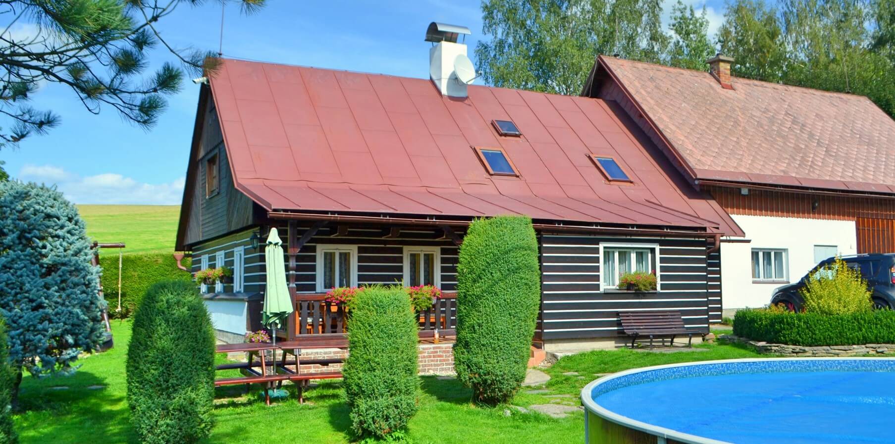 Chalupy s bazénem v Česku: tipy na letní dovolenou