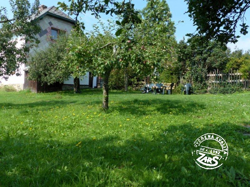 Chalupa Branná - zahrada Chalupa Branná k pronájmu, Jeseníky